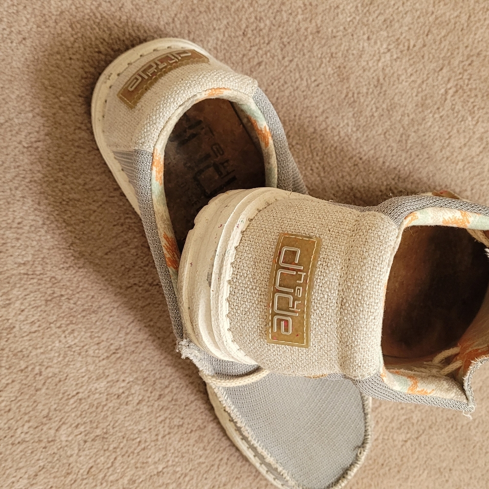 Hey Dude Men's Light Gray Loafers - Picture 3 of 7